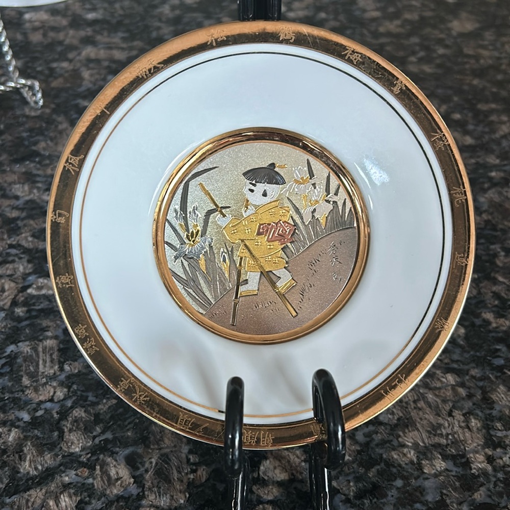 THE HAMILTON COLLECTION BOYS DOLL DAY FESTIVAL CHOKIN PLATE COLLECTION